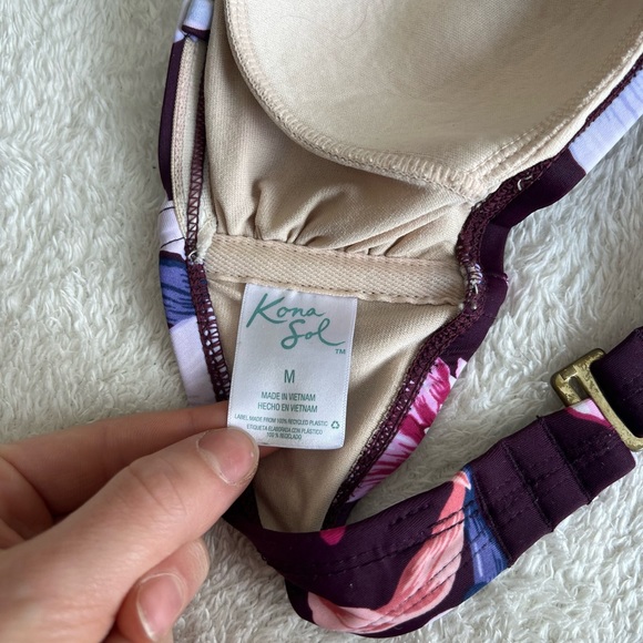 Bikini - Picture 2 of 6